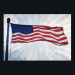 Affiche Drapeau américain Pop Art raypes d'art photographi<br><div class="desc">Photo originale du drapeau des Etats-Unis d'Amérique, traitée dans un style d'art illustratif et pop avec rayures et points d'art pop pour une apparence amusante et artistique pour le style galerie éclectique. Cette image patriotique aurait l'air superbe encadrée dans un cadre blanc mat et rouge dans une maison ou un...</div>
