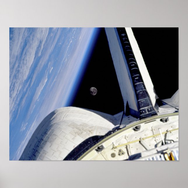 Affiche Earth and Moon from Space Shuttle Discovery (Devant)