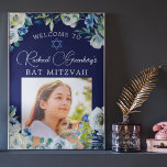 Affiche Elegant Navy Blue Floral Photo Bat mitzvah Bienven<br><div class="desc">De belles fleurs de pivoines blanches et des feuilles d'aquarelle verte forment une bordure élégante sur cette jolie affiche d'accueil à fleurs bleu marine Bat mitzvah. Le nom de votre fille est écrit en calligraphie blanche chic au-dessus de sa photo sur ce décor de fête pour une famille juive célébrant...</div>