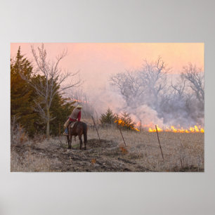 Affiche Éleveur de bétail du Kansas regardant un brûlage d