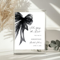Elle Noue Le Nœud Noir Fête de Mariage