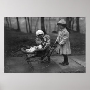 Affiche Enfants jouant avec Campbell Kid Doll