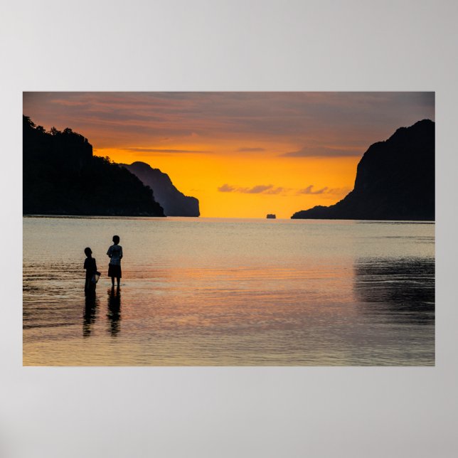 Affiche Enfants pêchant au coucher du soleil (Devant)