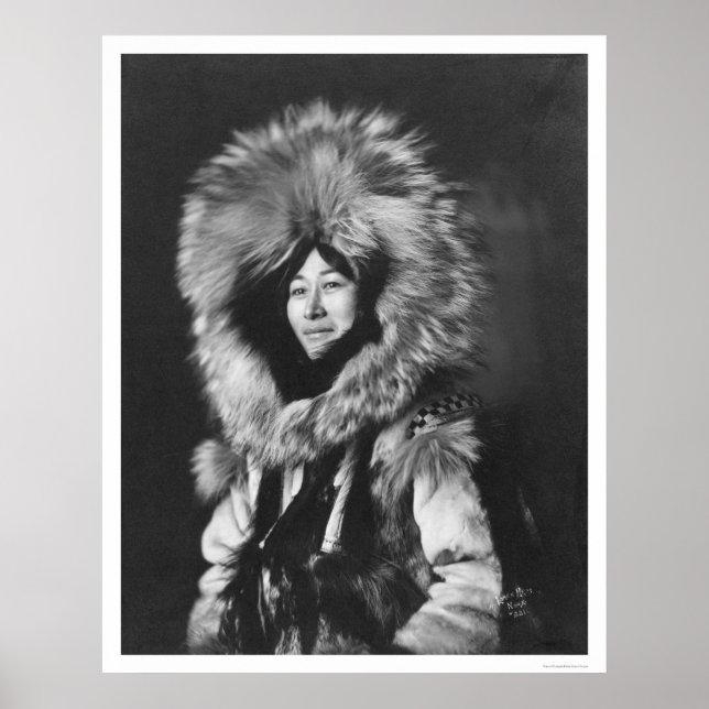 Affiche Eskimo Femme Portant Un Manteau De Fourrure 1915 (Devant)