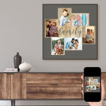 Affiche Famille Photo Collage Bois Look Cadre gris chaud<br><div class="desc">Collage photo de famille avec 6 de vos photos préférées, calligraphie et cadre en bois clair. Le modèle photo est prêt pour vous à ajouter vos photos, qui sont affichées en format paysage et portrait. La couleur arrière - plan et le mot "famille" sont gris chaud et coloré et vous...</div>