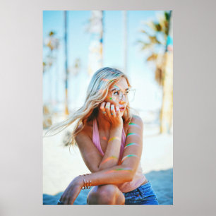 Affiche Femme agitant ses cheveux par le vent