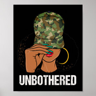 Affiche Femme noire imperturbable Locs camouflage mélanine
