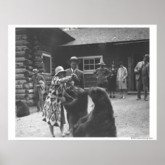 Affiche Femme qui nourrit des ours.