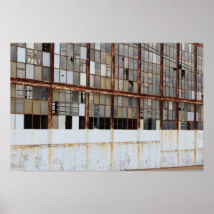 Affiche Fenêtres brisées dans un entrepôt d'usine abandonn