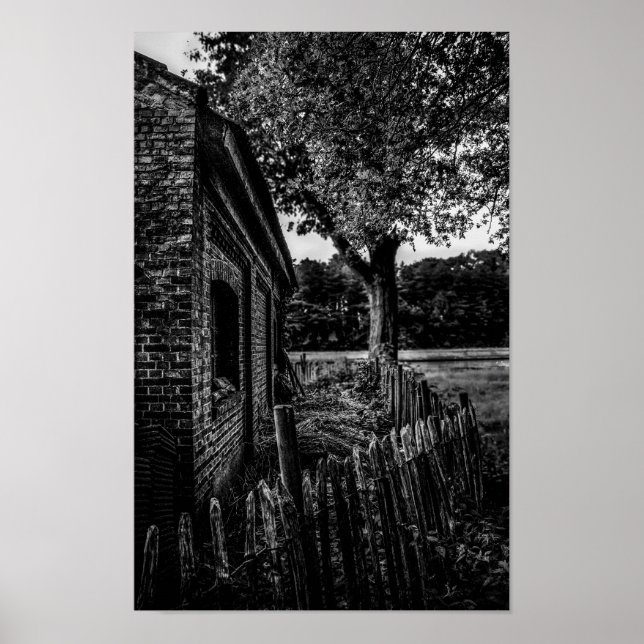 Affiche Ferme Oubliée Noir Et Blanc (Devant)