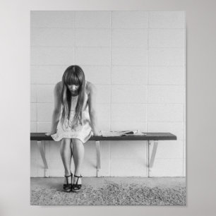 Affiche Fille inquiète