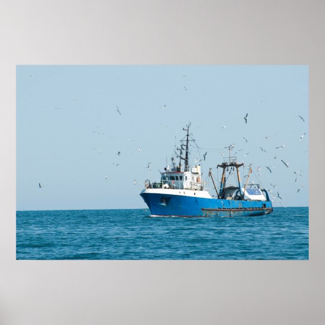 Affiche Fishing vessel comes back to the port (Devant)