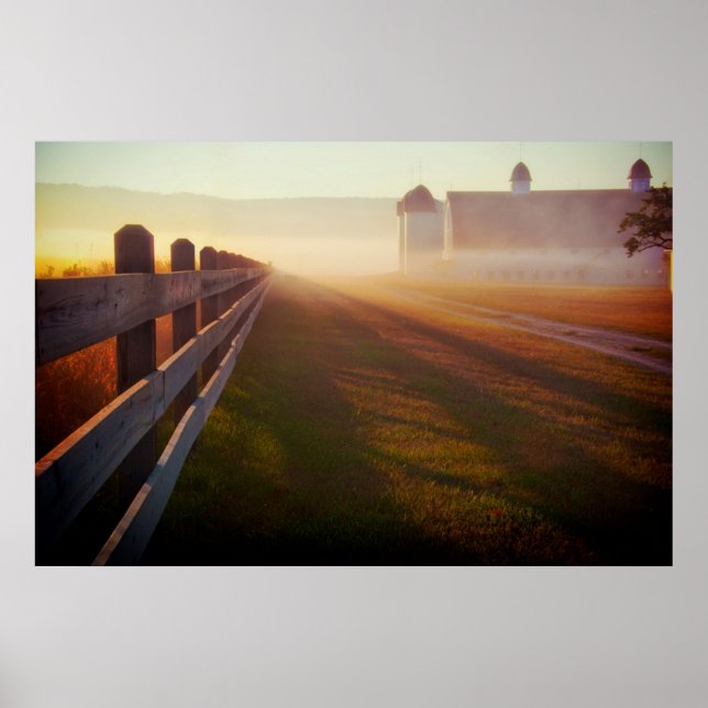 Affiche Foggy Morning Farm | Clôture au lever du soleil (Devant)