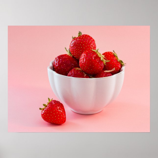 Affiche Fraises Rouges Dans Un Bol Blanc Sur Photo Rose (Devant)