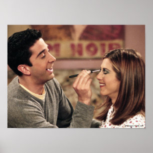 Affiche FRIENDS™   Ross fait le maquillage de Rachel