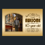 Affiche Gold 80th Birthday Meilleur cadre photo personnali<br><div class="desc">Célébrez l'anniversaire marquant de votre personne âgée préférée avec ce cadeau classe qui leur rappelle à quel point ils sont fabuleux. Des lignes épurées et des tons bruns, or et crème composent ce cadre simple mais élégant qui peut être customisé avec votre photo préférée, les noms, les initiales ou d'autres...</div>