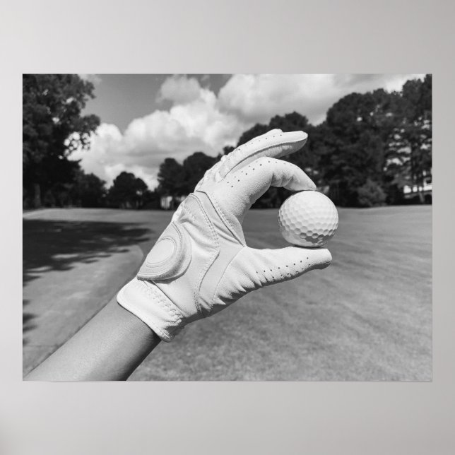 Affiche Golf Glove Holding Ball sur Fairway (Devant)