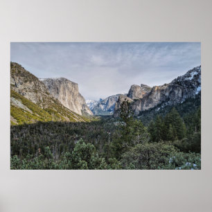 AFFICHE GREEN TREES NEAR MOUNTAIN UNDER CLOUDY SKY DURING 