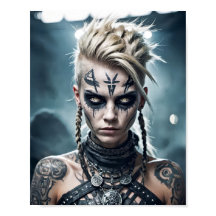 Guerrière viking femme avec tatouage de rune et si