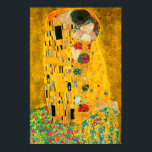Affiche Gustav Klimt Le Baiser<br><div class="desc">Poster représentant la peinture à l’huile de Gustav Klimt avec la feuille d’or The Kiss (1908). Un homme et une femme,  aux couleurs dorées brillantes,  embrassent et embrassent avec amour dans un champ de fleurs. Un grand cadeau pour les amateurs d'art Art Nouveau et autrichien.</div>