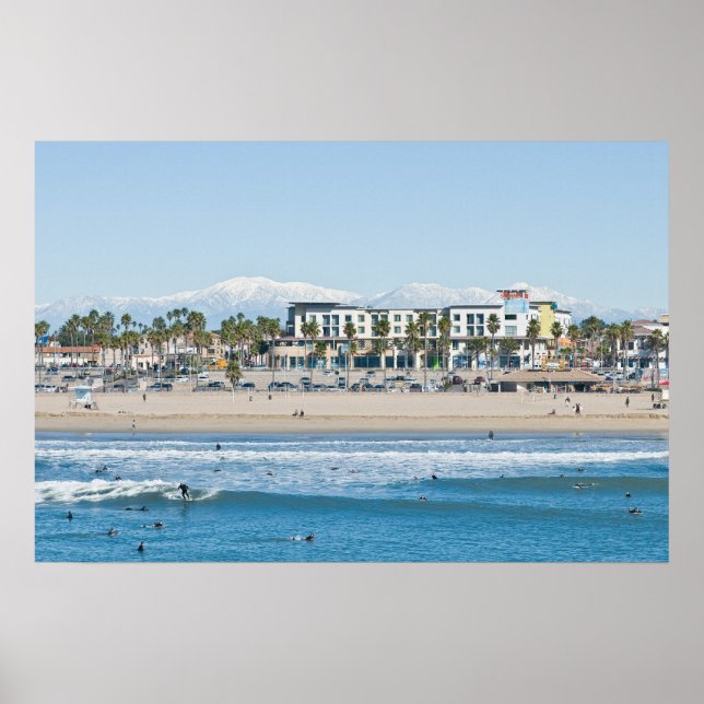 Affiche Huntington Beach et Snow Capped Mountains (Devant)
