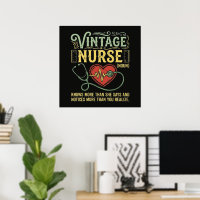 Infirmière vintage sait plus qu'elle ne le dit