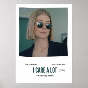 Affiche Je m'intéresse beaucoup rosamund pike