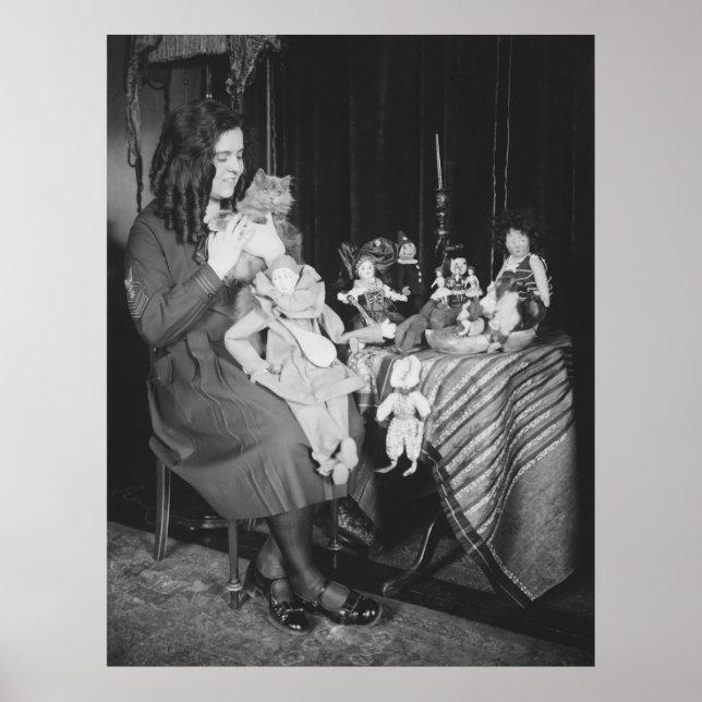 Affiche Jeune femme, Chat & Poupées, années 1920 (Devant)