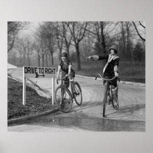 Affiche Jeunes femmes à la mode à bicyclette, 1925. Photo