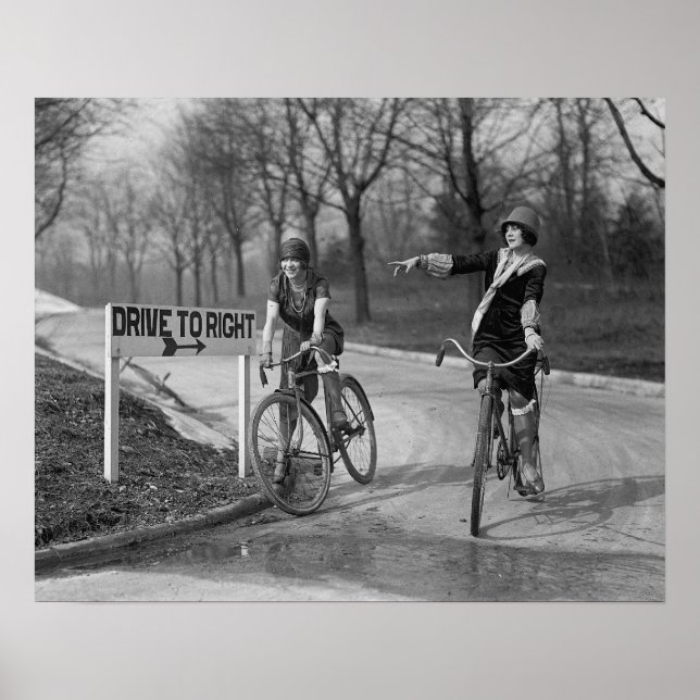 Affiche Jeunes femmes à la mode à bicyclette, 1925. Photo  (Devant)