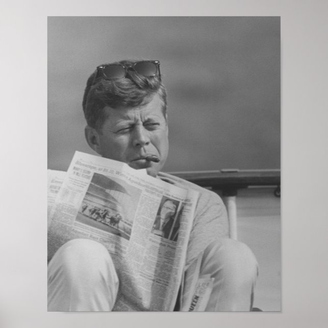 Affiche JFK Relaxant à l'extérieur (Devant)