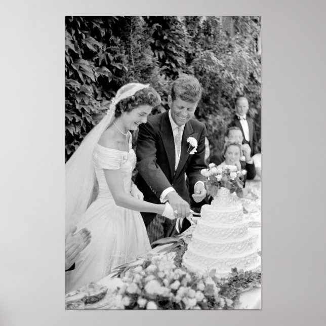 Affiche John et Jackie Kennedy coupent leur gâteau Mariage (Devant)