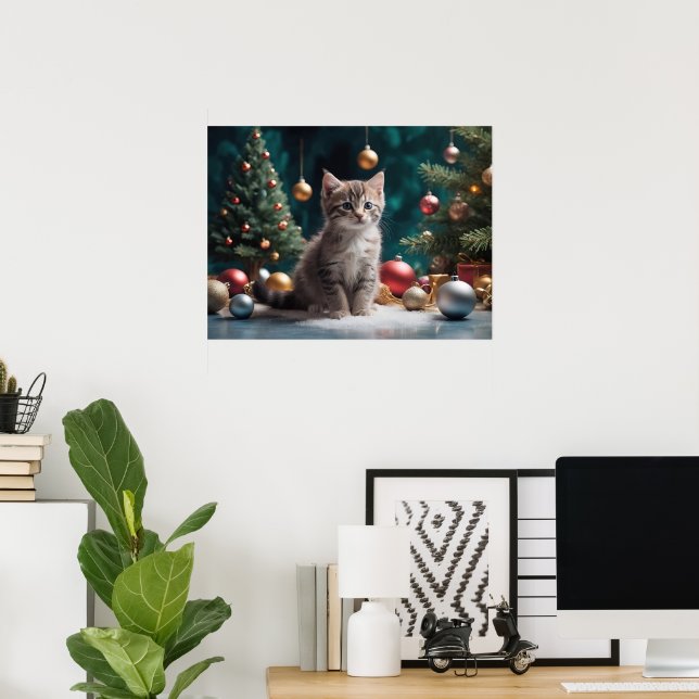 Affiche Jouer Kitten de Noël par l'arbre avec ornement (Bureau à domicile)
