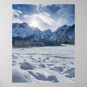 Affiche Journée ensoleillée d'hiver au lac gelé et neigeux