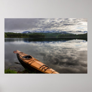 Affiche Kayak en bois sur la rive du lac Beaver