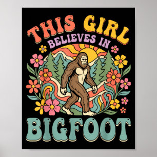 Affiche La fille Bigfoot croit au coucher de soleil floral