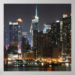 Affiche La lune surplombe le centre-ville de New York.