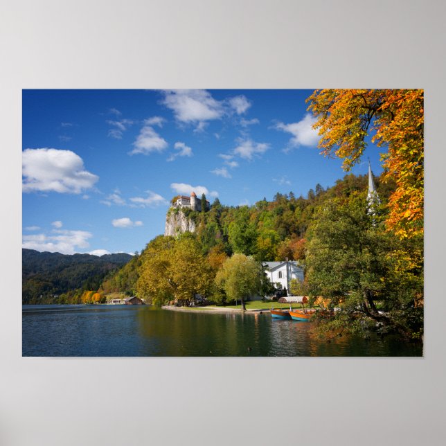 Affiche Lac Bled avec des arbres en automne couleurs en Sl (Devant)