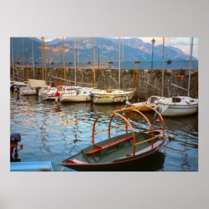Affiche Lac de Côme, Bateau traditionnel dans la marina