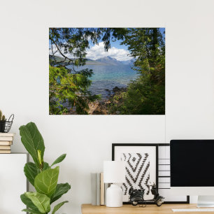 Affiche Lac McDonald à travers une image forestière