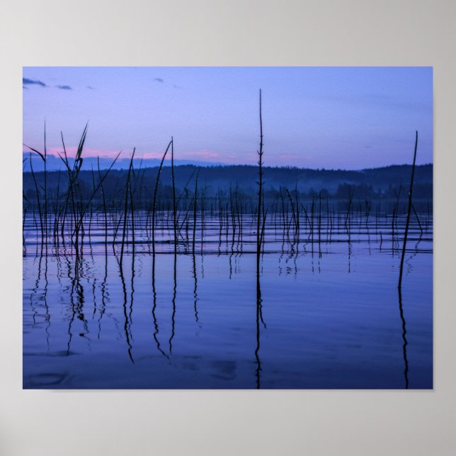 Affiche Lac serein et brumeux après de fortes pluies (Devant)