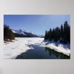 Affiche Lac Snowy Maligne Au milieu Des Pics Blancs