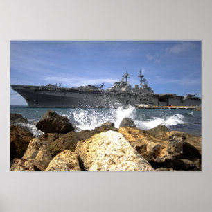 Affiche Le bateau d'assaut amphibie USS Kearsarge