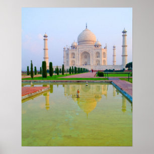 Affiche Le calme et la tranquillité du célèbre Taj Mahal a