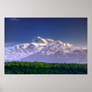 Affiche Le lever de soleil embrasse la chaîne du mont