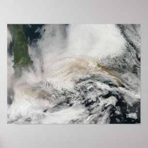 Affiche Le pic de Sarychev traversant la mer d'Okhotsk