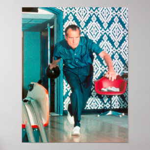 Affiche Le président Richard Nixon jouant au bowling à la