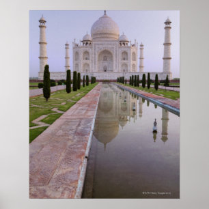 Affiche Le Taj Mahal parfaitement reflété toujours dans