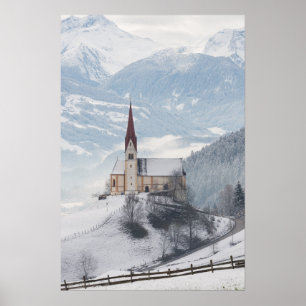Affiche L'église dans un paysage d'hiver alpin