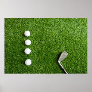 Affiche Les balles de golf sont sur de l'herbe verte